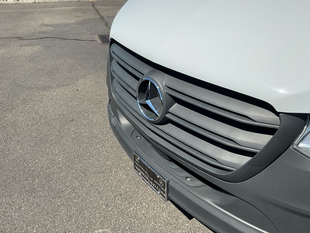 Thumbnail: 2025 Mercedes-Benz Sprinter - 15