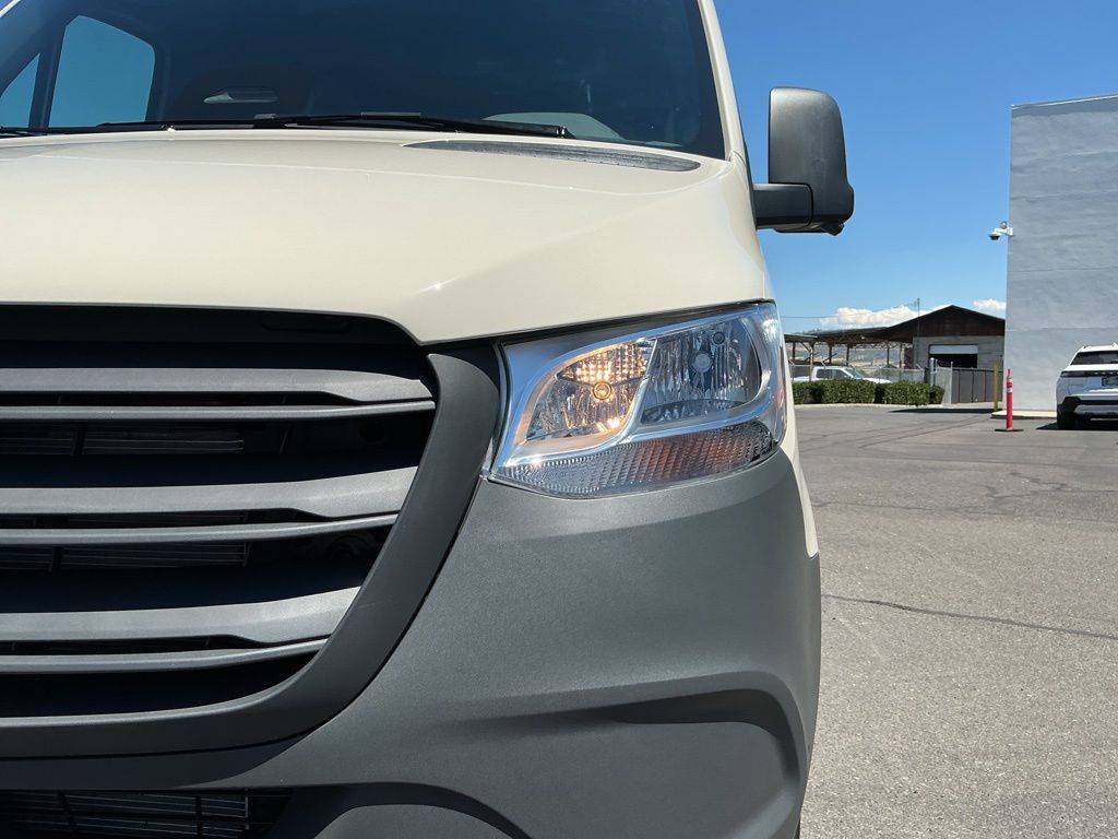 Thumbnail: 2026 Mercedes-Benz Sprinter - 6