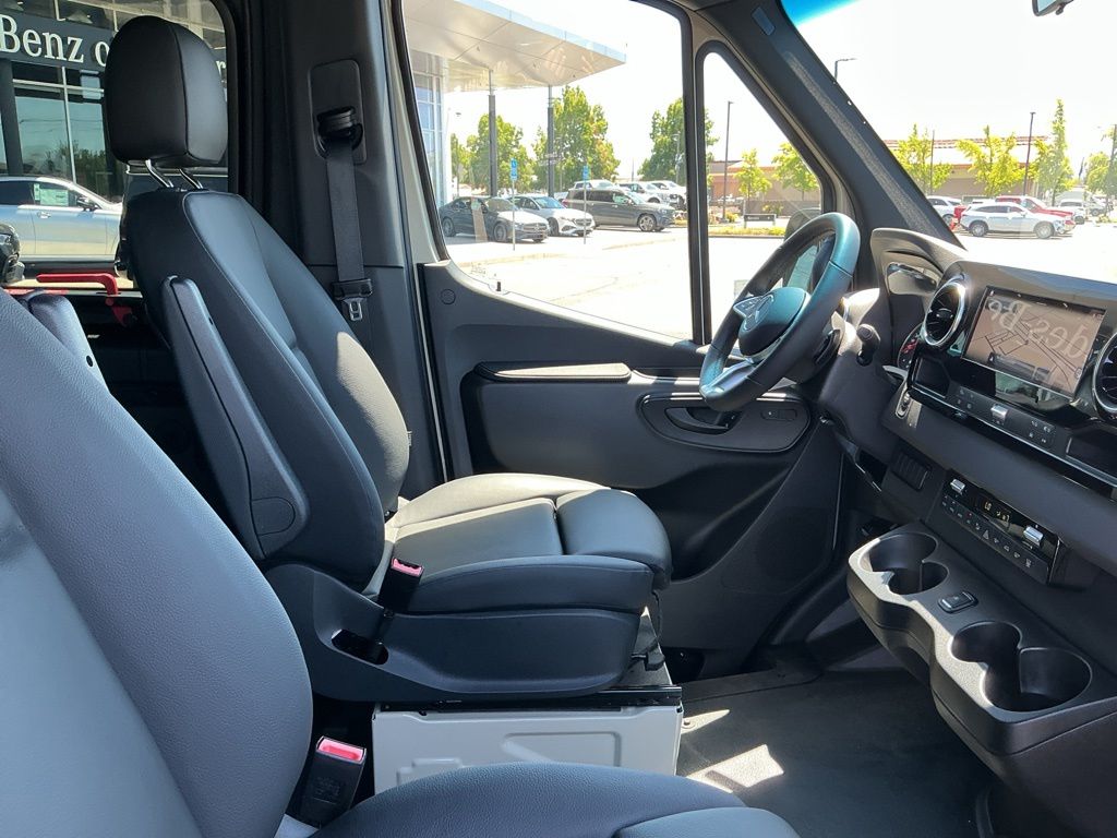 Thumbnail: 2026 Mercedes-Benz Sprinter - 23