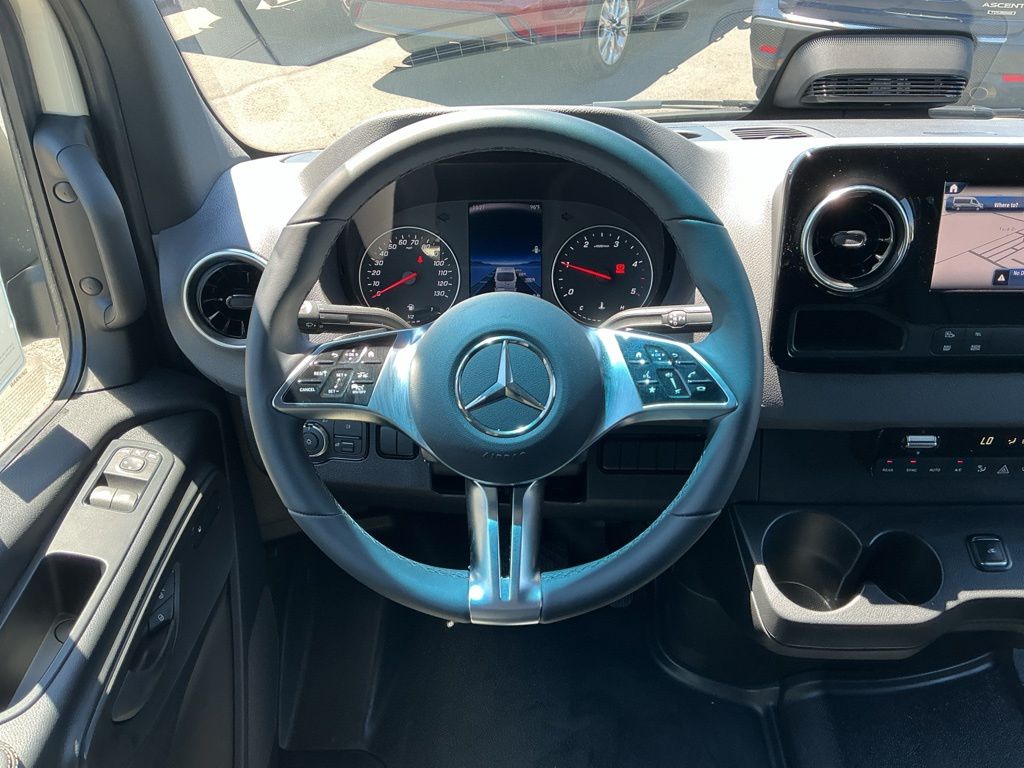 Thumbnail: 2026 Mercedes-Benz Sprinter - 9