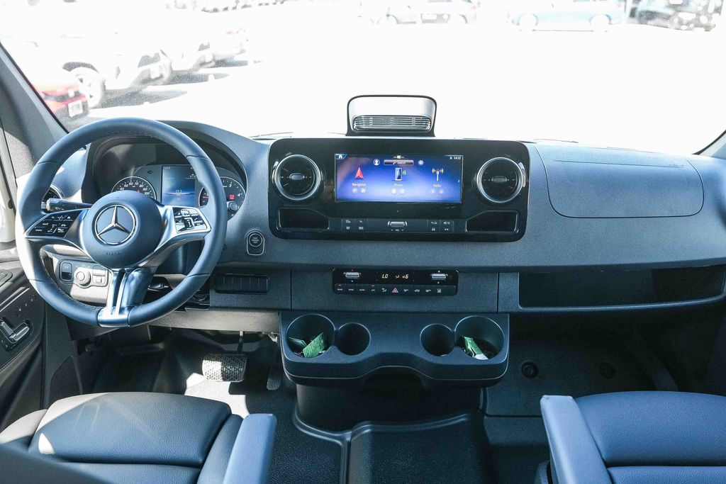Thumbnail: 2026 Mercedes-Benz Sprinter - 2