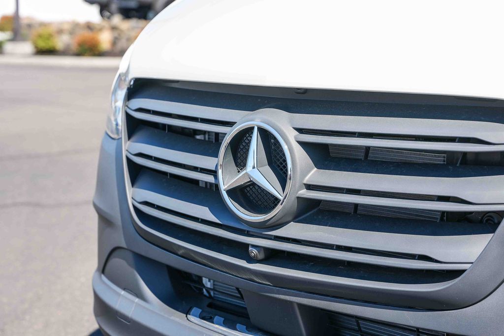 Thumbnail: 2026 Mercedes-Benz Sprinter - 6