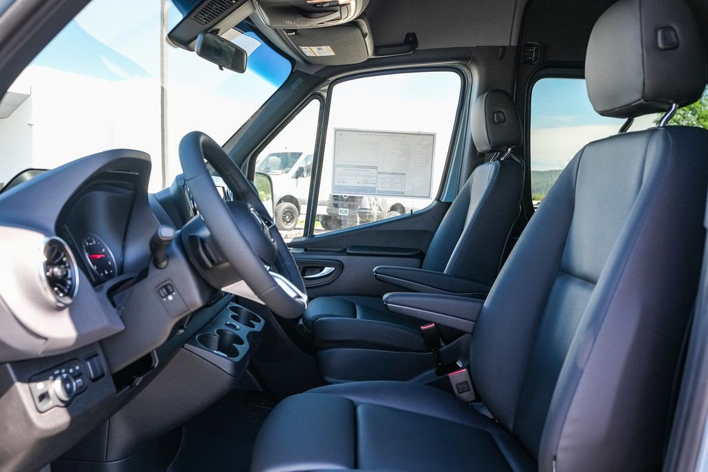 Thumbnail: 2026 Mercedes-Benz Sprinter - 23
