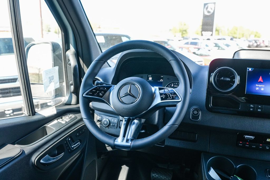 Thumbnail: 2026 Mercedes-Benz Sprinter - 8