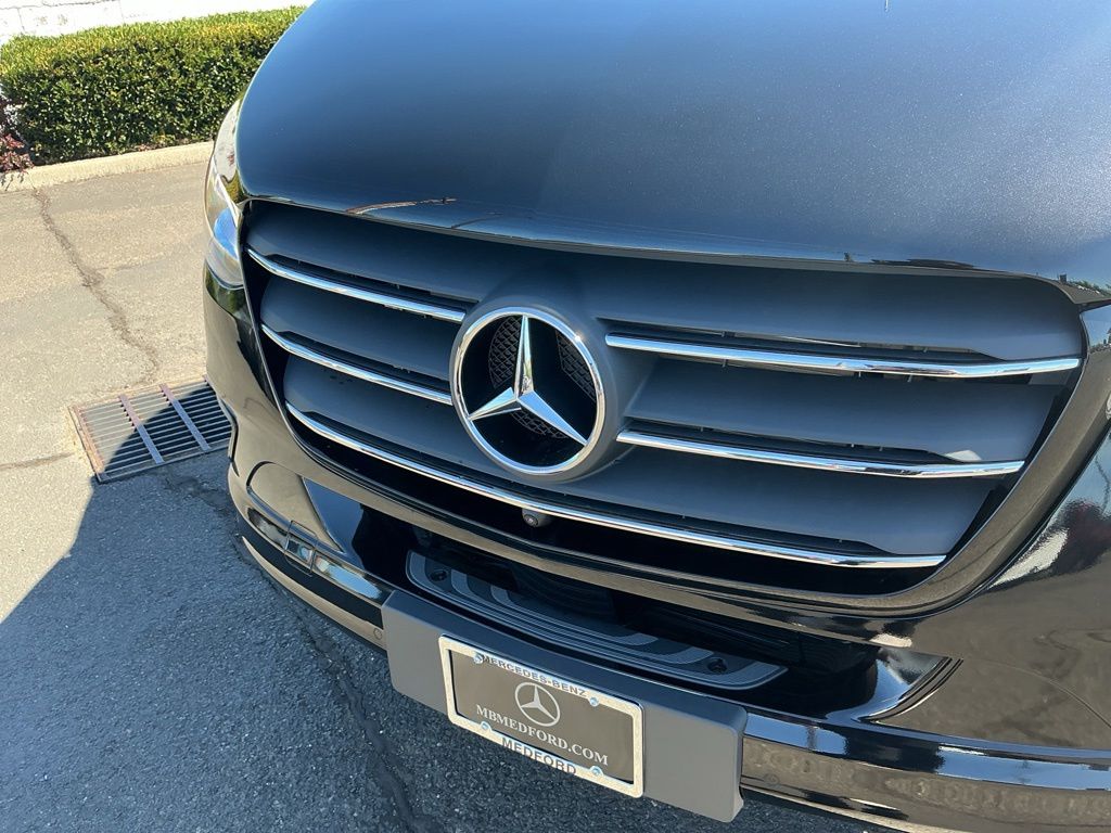 Thumbnail: 2026 Mercedes-Benz Sprinter - 15
