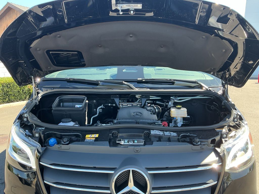 Thumbnail: 2026 Mercedes-Benz Sprinter - 8