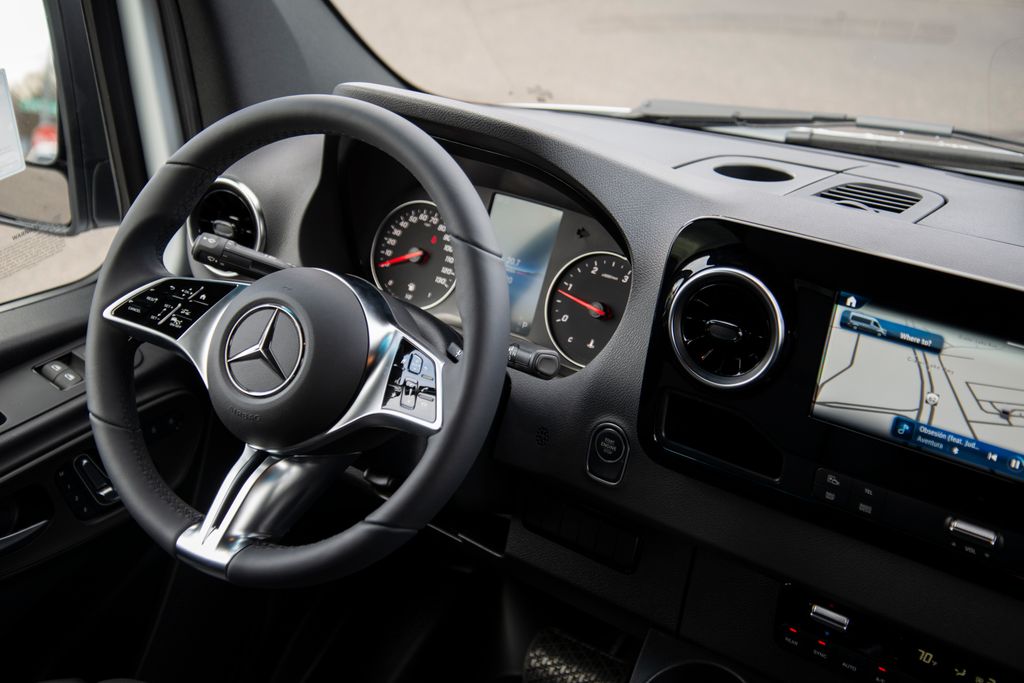Thumbnail: 2026 Mercedes-Benz Sprinter - 11