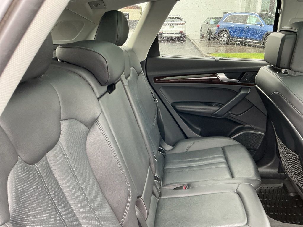 Thumbnail: 2019 Audi Q5 - 11