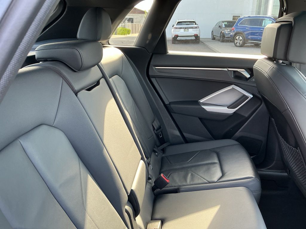 Thumbnail: 2025 Audi Q3 - 12