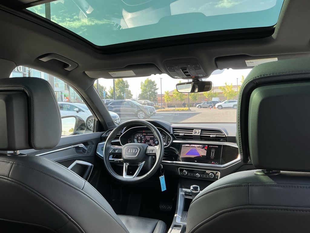 Thumbnail: 2025 Audi Q3 - 2