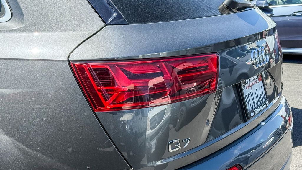 Thumbnail: 2019 Audi Q7 - 10