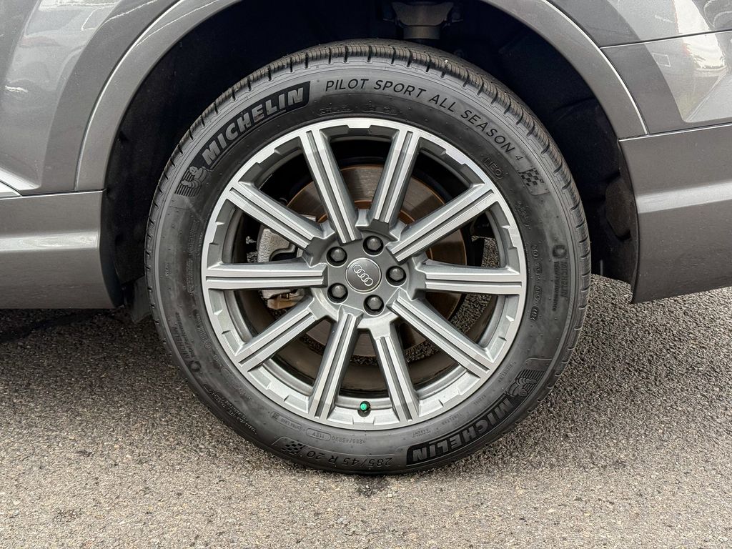 Thumbnail: 2019 Audi Q7 - 6