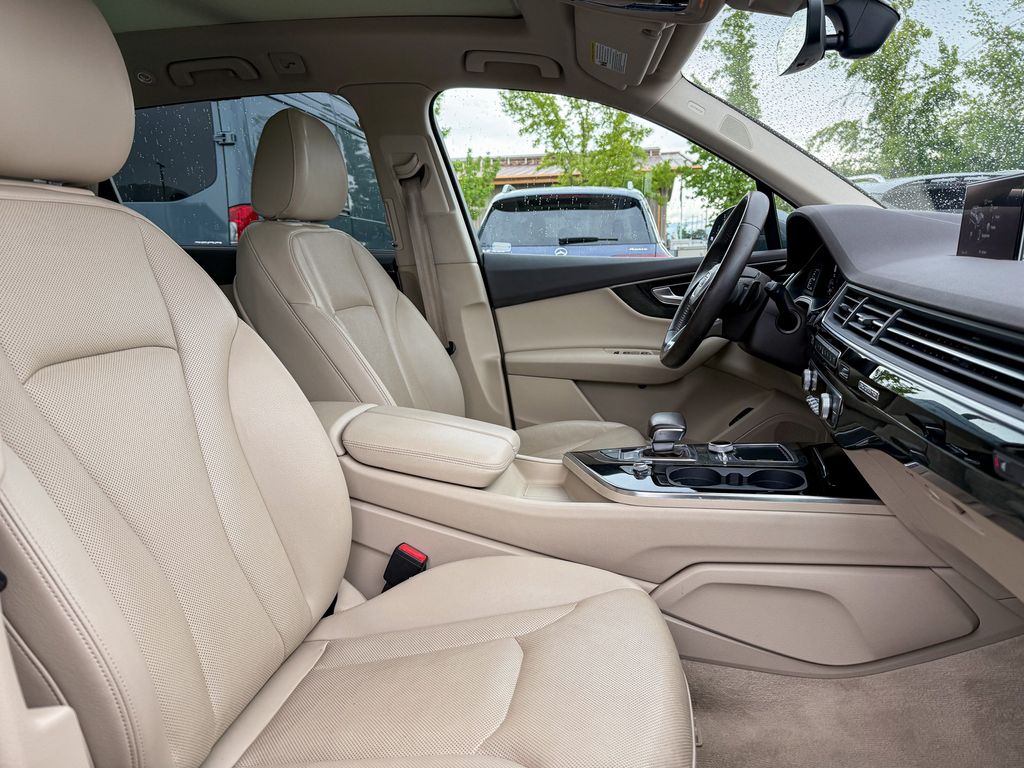 Thumbnail: 2019 Audi Q7 - 9