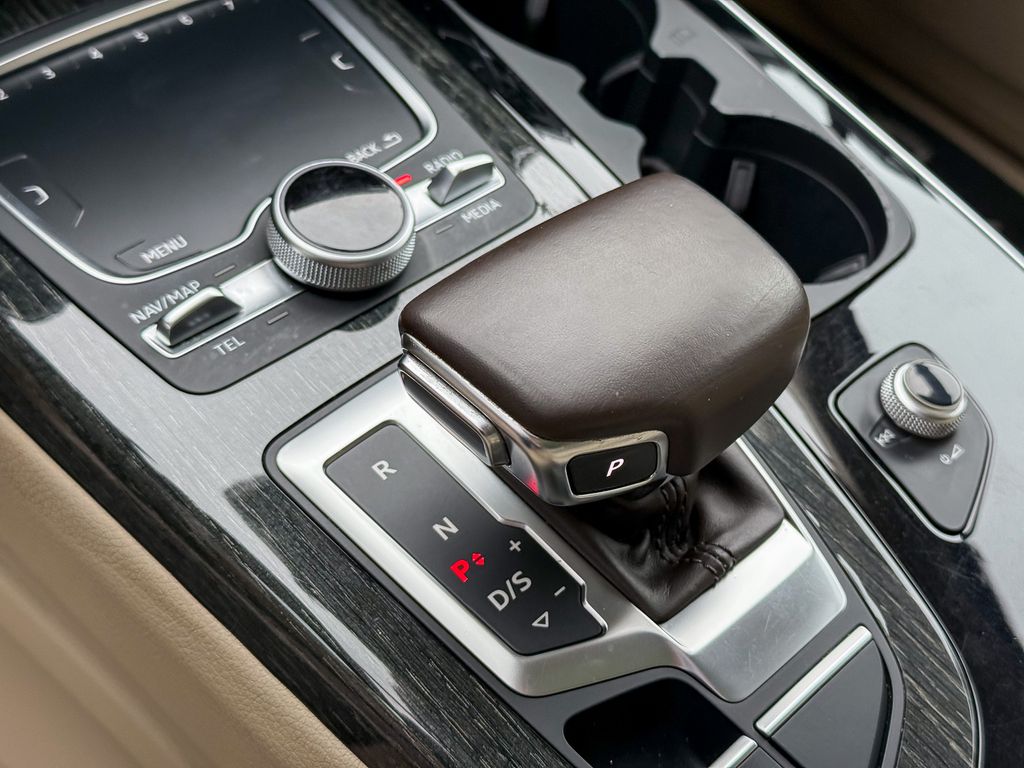 Thumbnail: 2019 Audi Q7 - 14