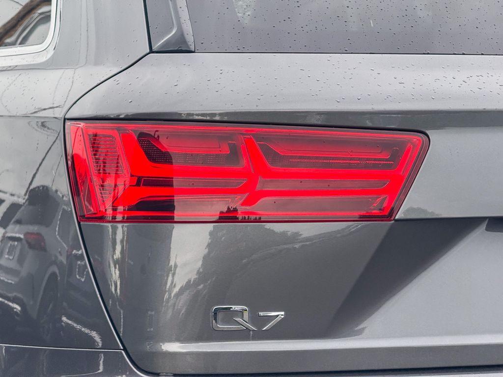 Thumbnail: 2019 Audi Q7 - 21