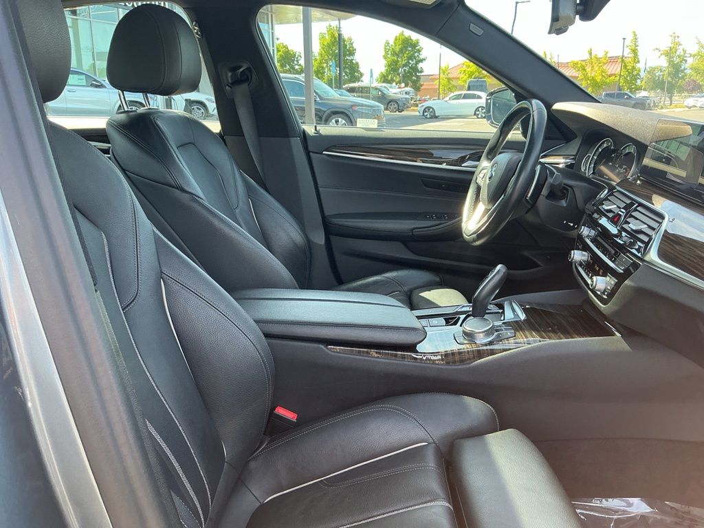 Thumbnail: 2018 BMW 5 Series - 12