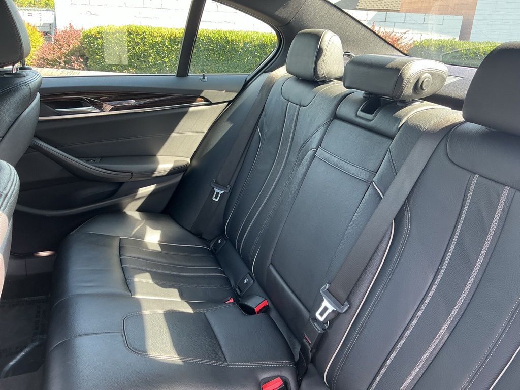 Thumbnail: 2018 BMW 5 Series - 31