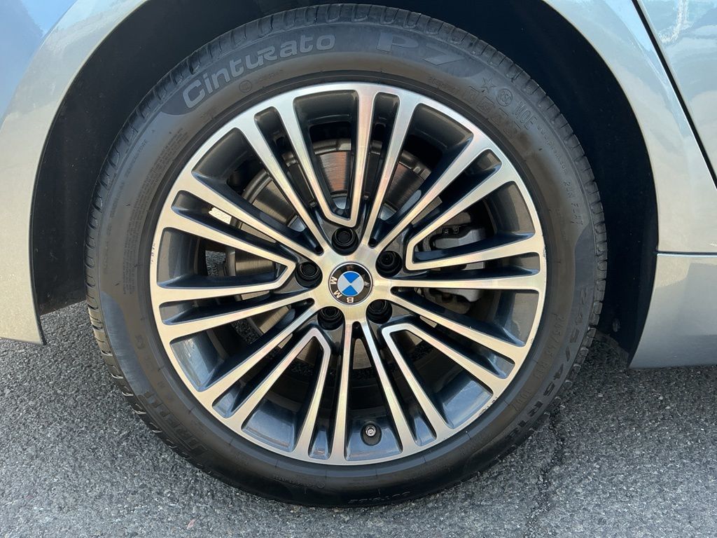 Thumbnail: 2018 BMW 5 Series - 21