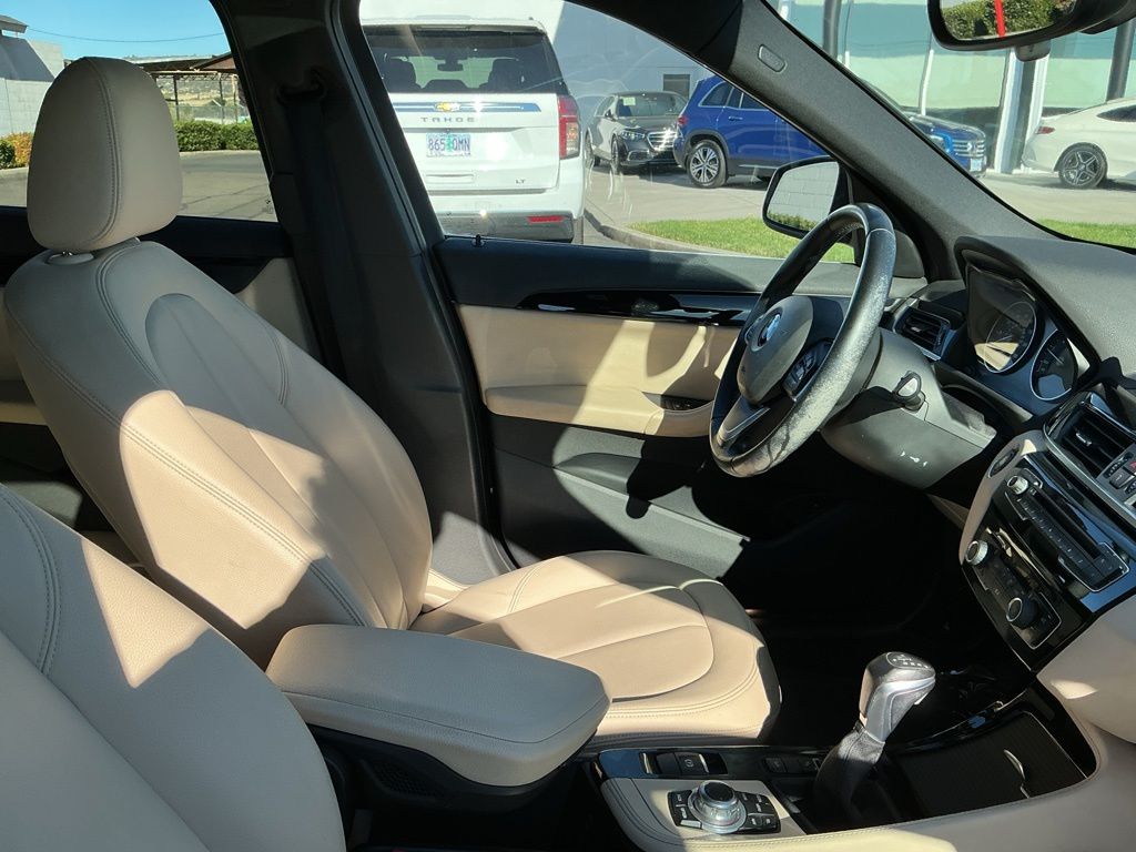 Thumbnail: 2016 BMW X1 - 25
