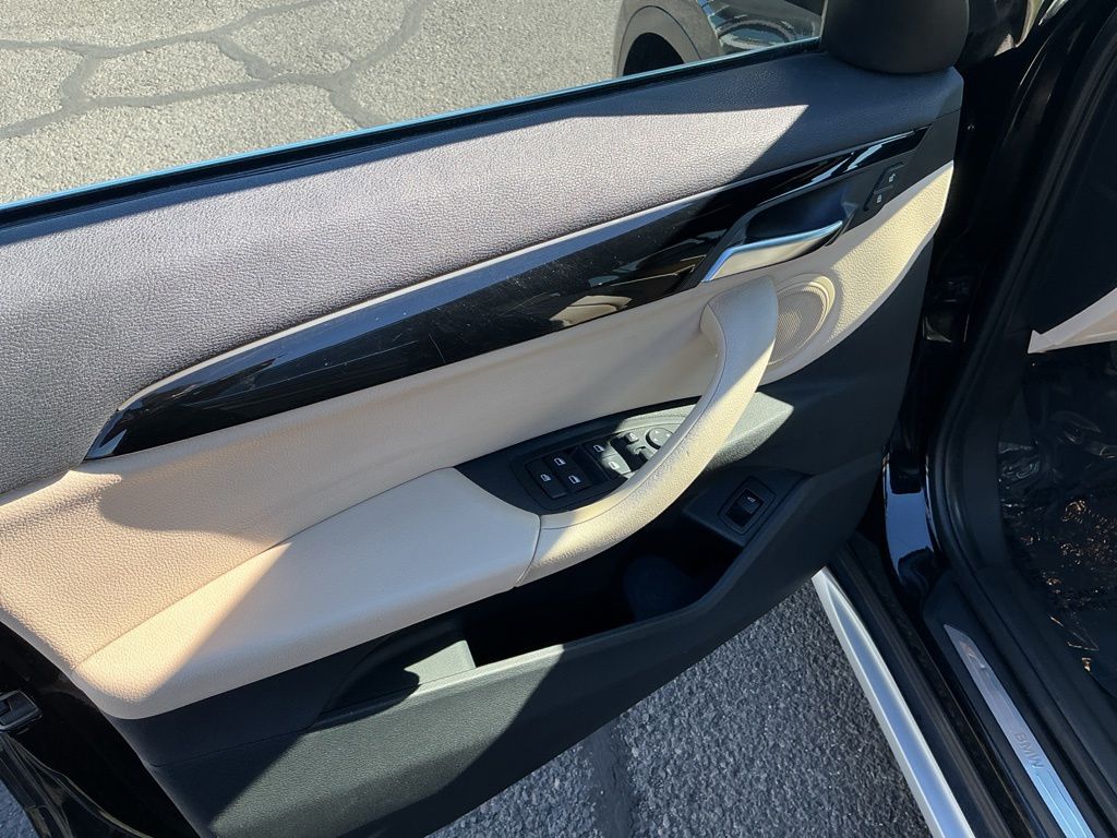 Thumbnail: 2016 BMW X1 - 23