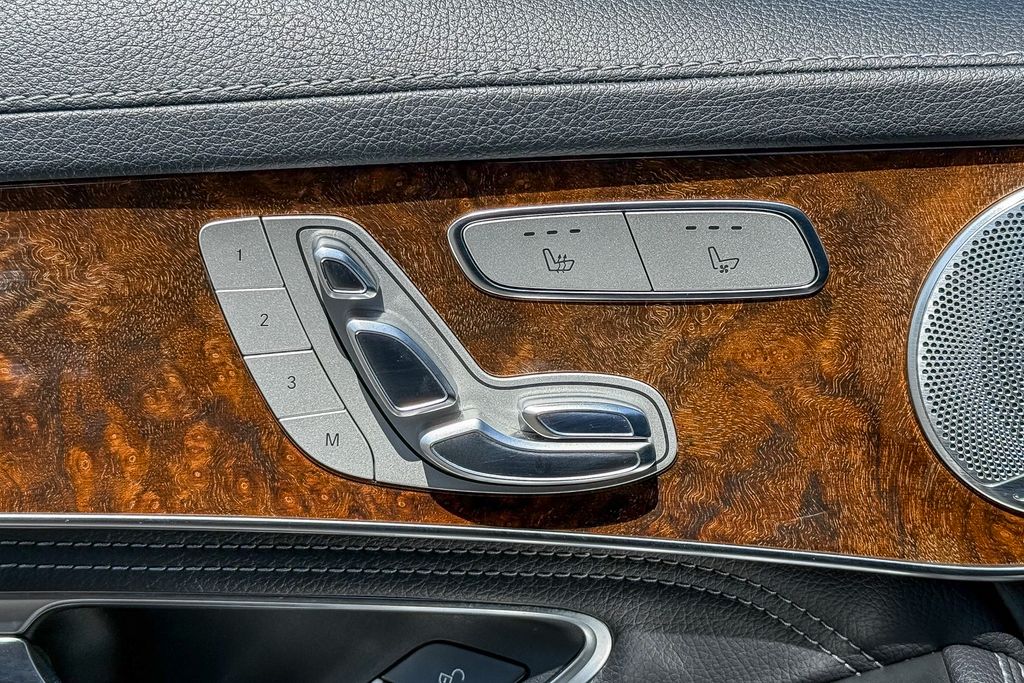 Thumbnail: 2016 Mercedes-Benz GLC - 21