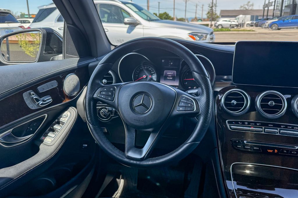 Thumbnail: 2016 Mercedes-Benz GLC - 9
