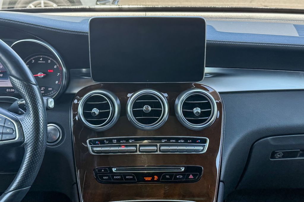 Thumbnail: 2016 Mercedes-Benz GLC - 13