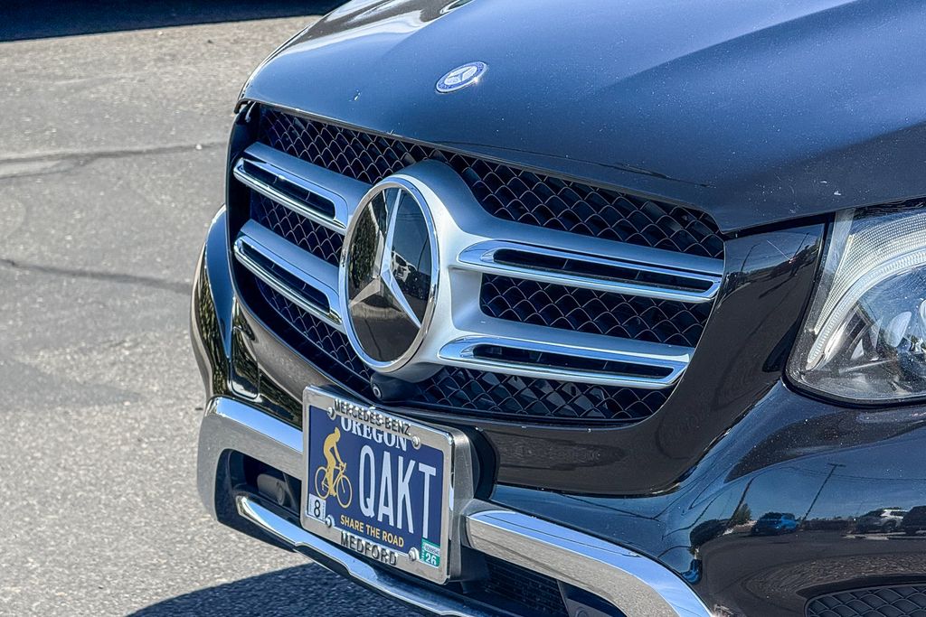 Thumbnail: 2016 Mercedes-Benz GLC - 6