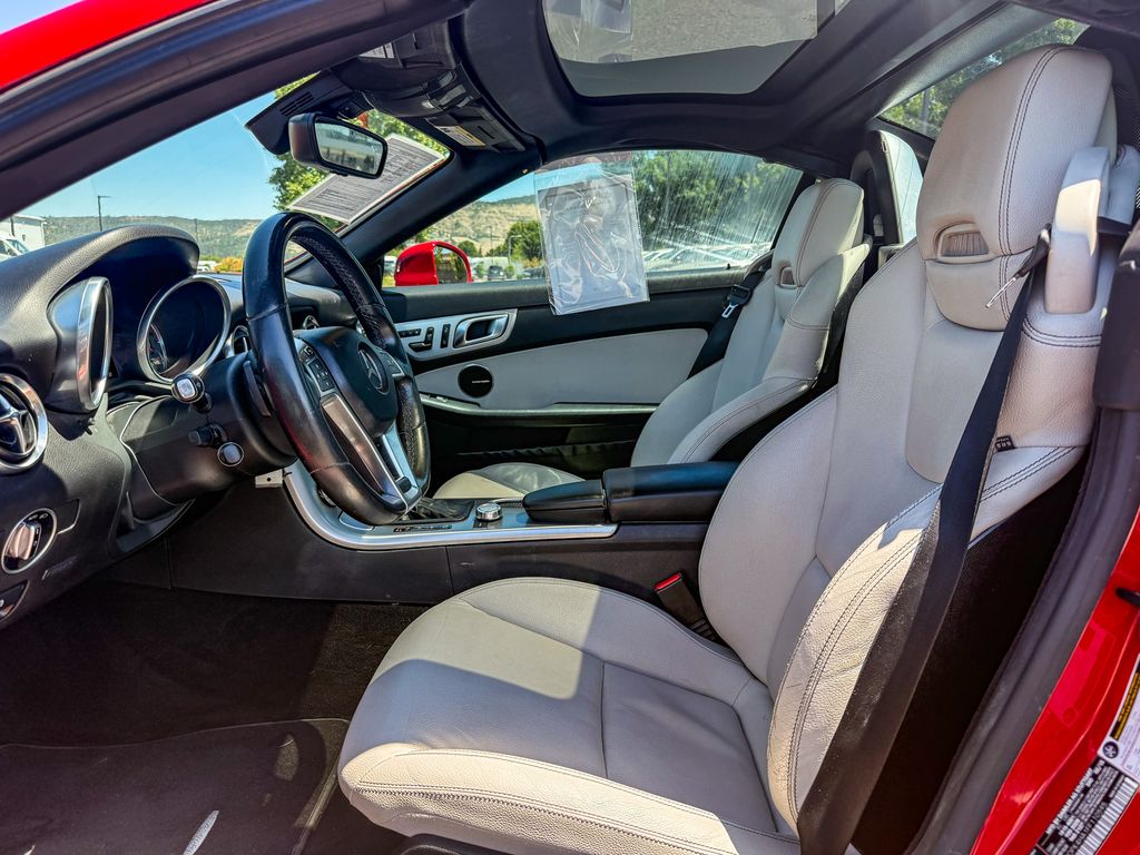 Thumbnail: 2015 Mercedes-Benz SLK - 10