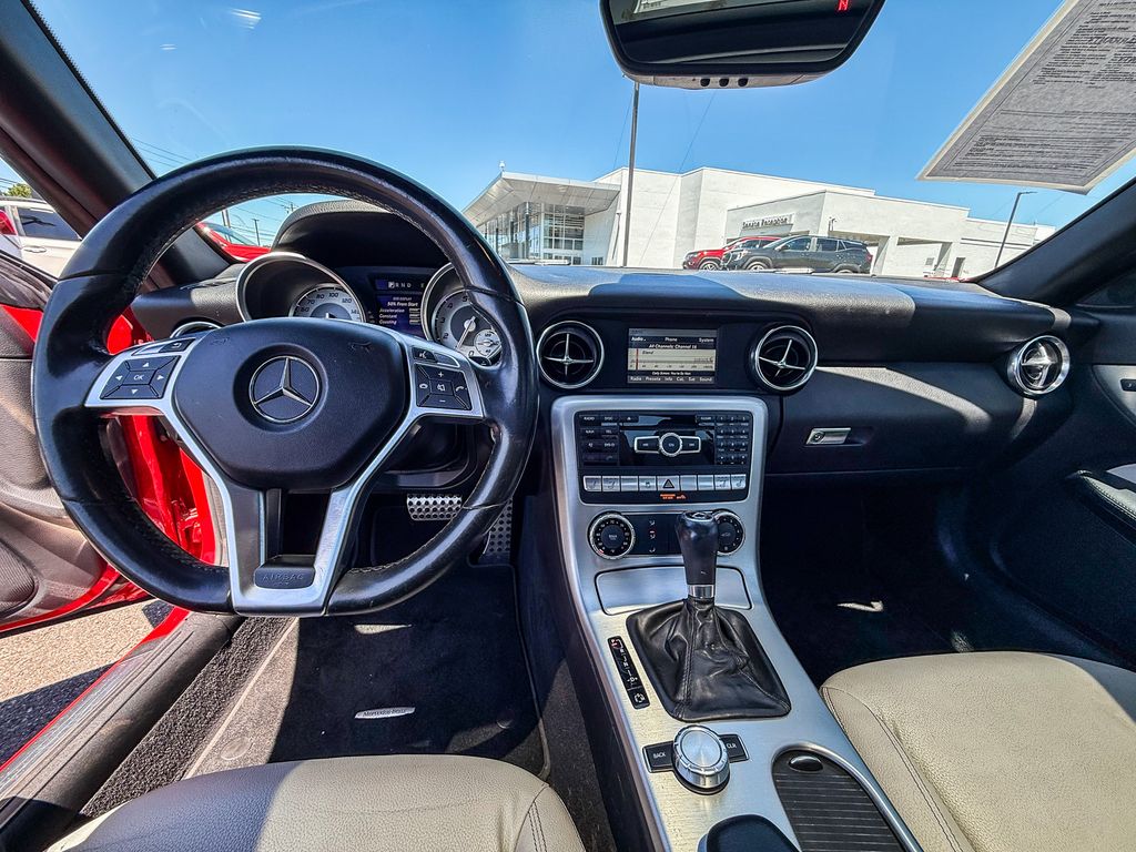 Thumbnail: 2015 Mercedes-Benz SLK - 8