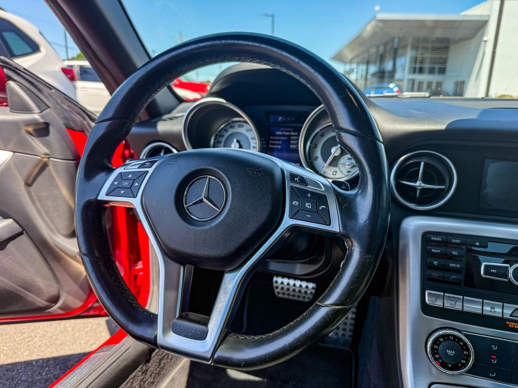 Thumbnail: 2015 Mercedes-Benz SLK - 2