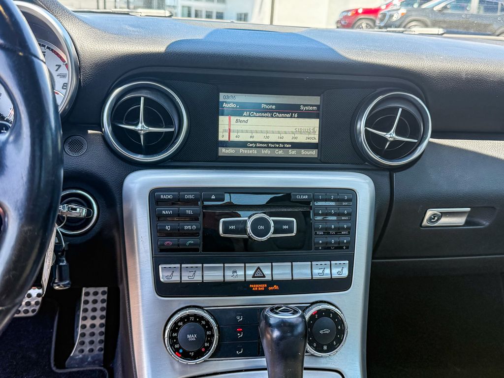 Thumbnail: 2015 Mercedes-Benz SLK - 11