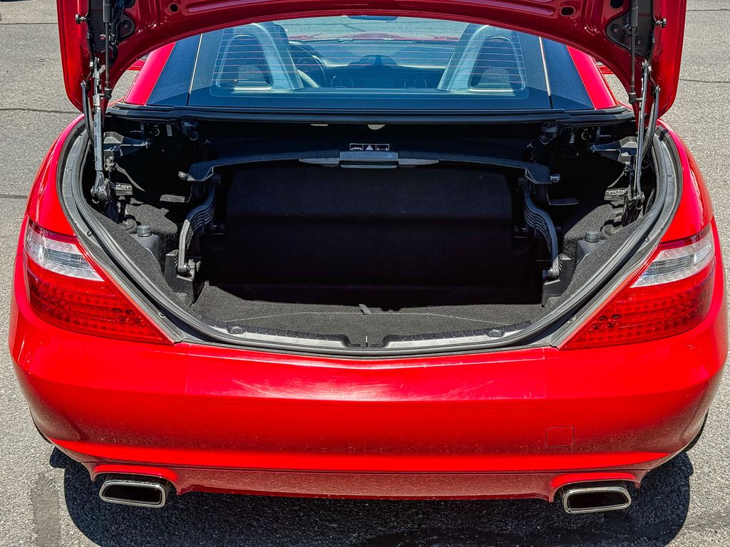Thumbnail: 2015 Mercedes-Benz SLK - 7