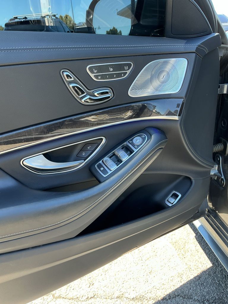 Thumbnail: 2019 Mercedes-Benz S-Class - 34