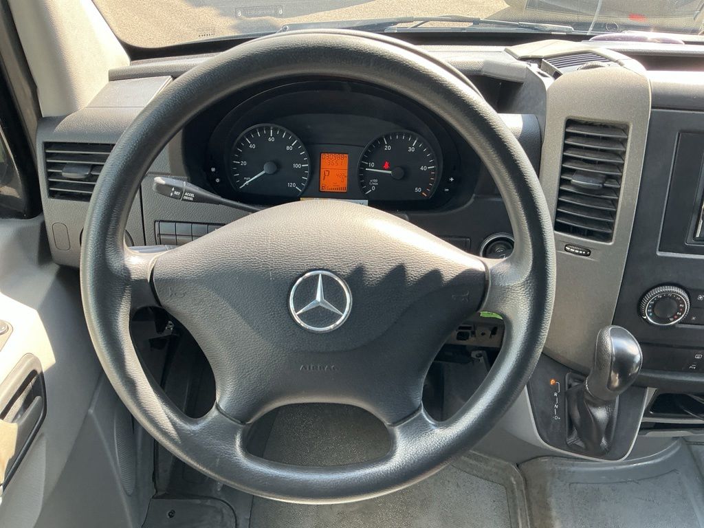 Thumbnail: 2013 Mercedes-Benz Sprinter - 9