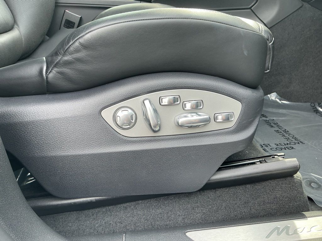 Thumbnail: 2015 Porsche Macan - 28