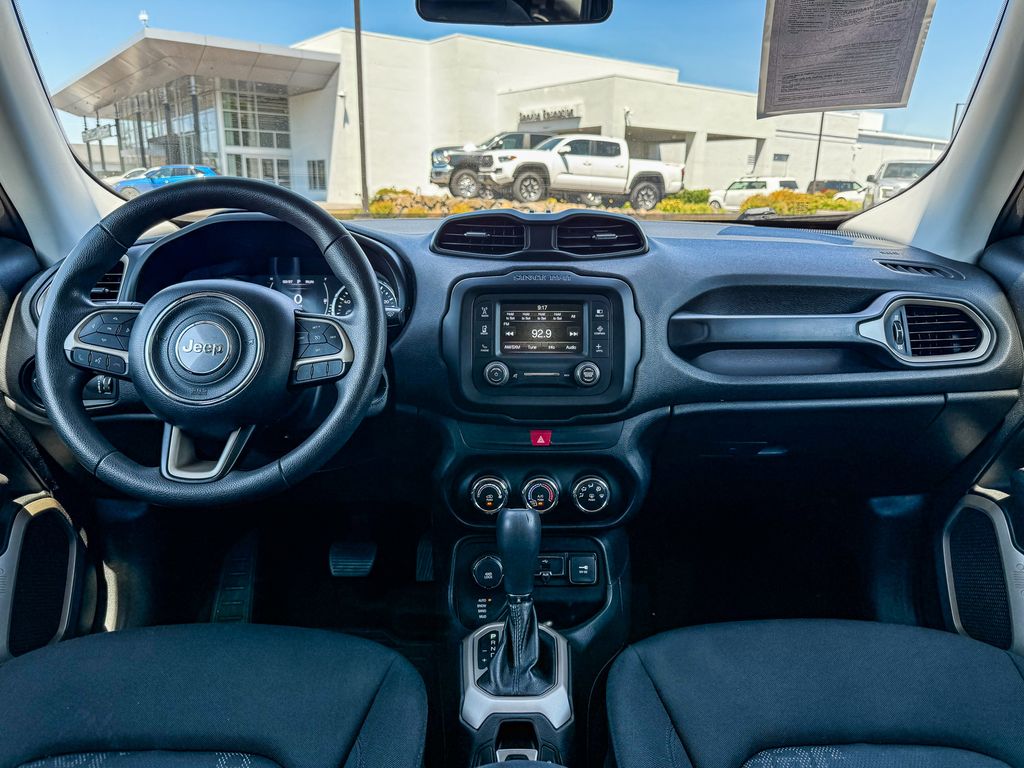Thumbnail: 2017 Jeep Renegade - 2
