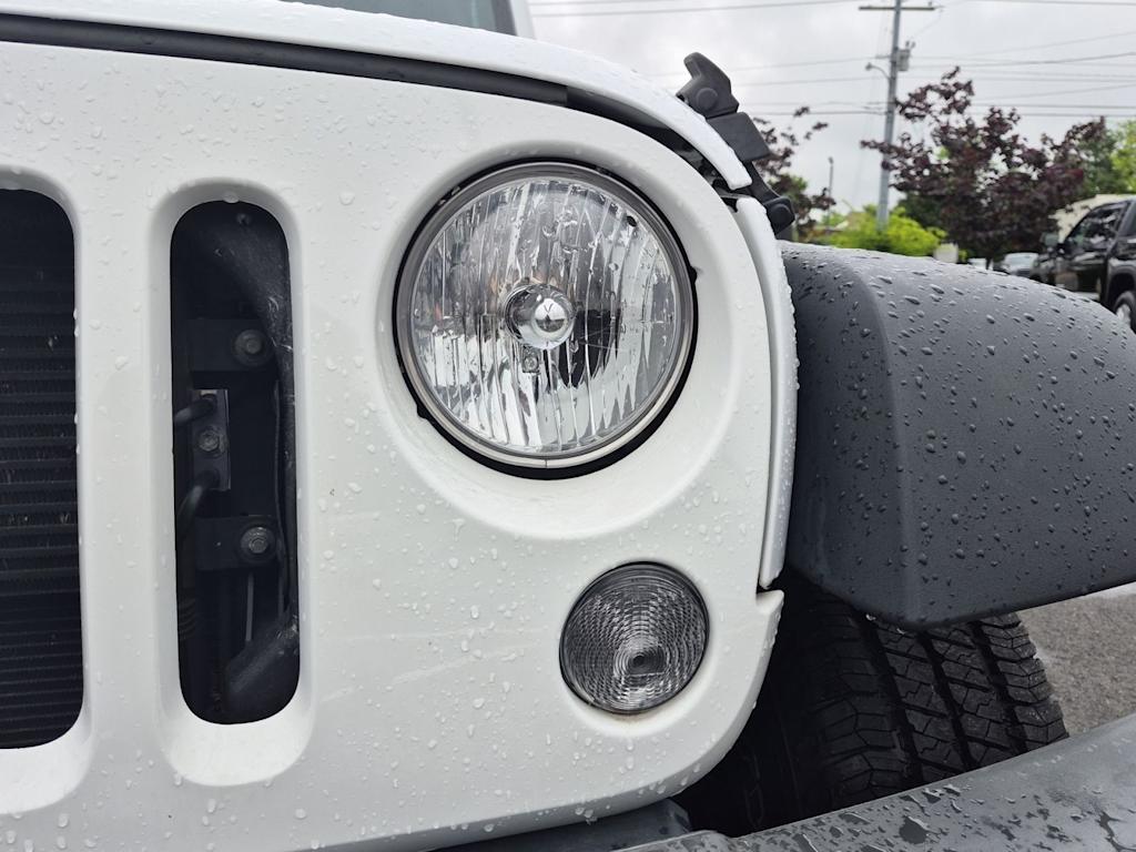 Thumbnail: 2018 Jeep Wrangler - 23