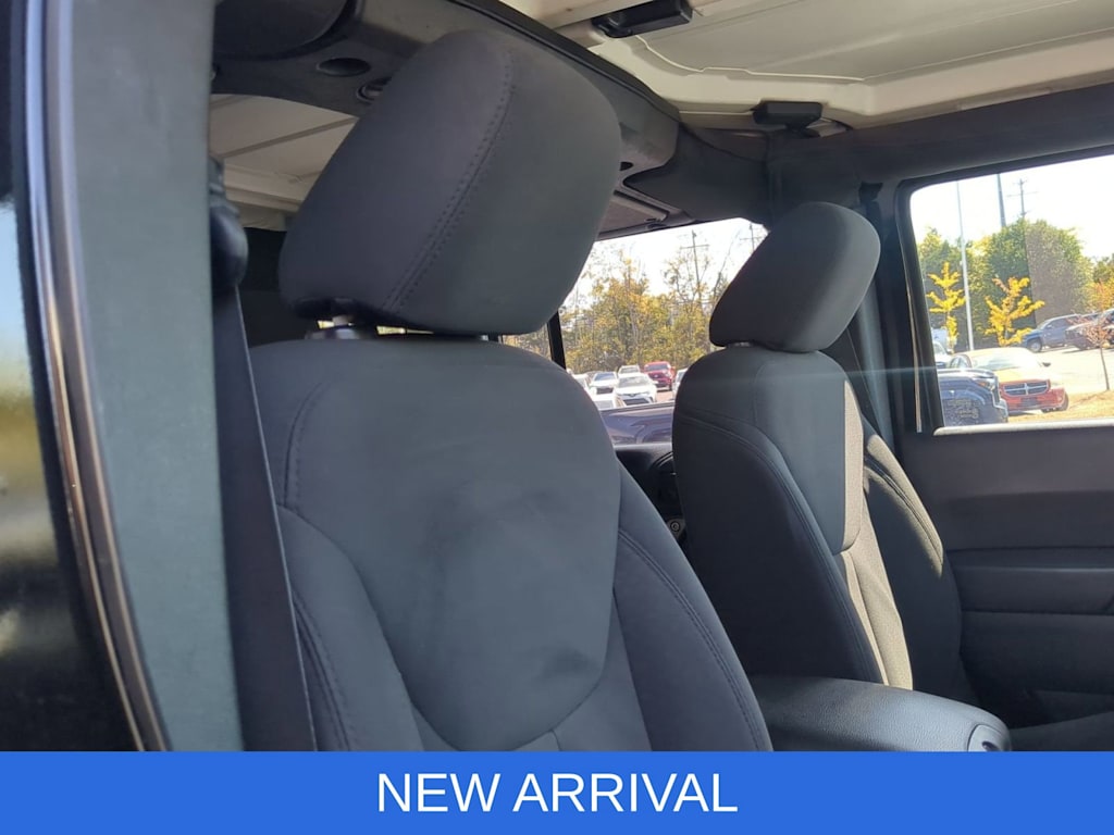 Thumbnail: 2016 Jeep Wrangler - 32