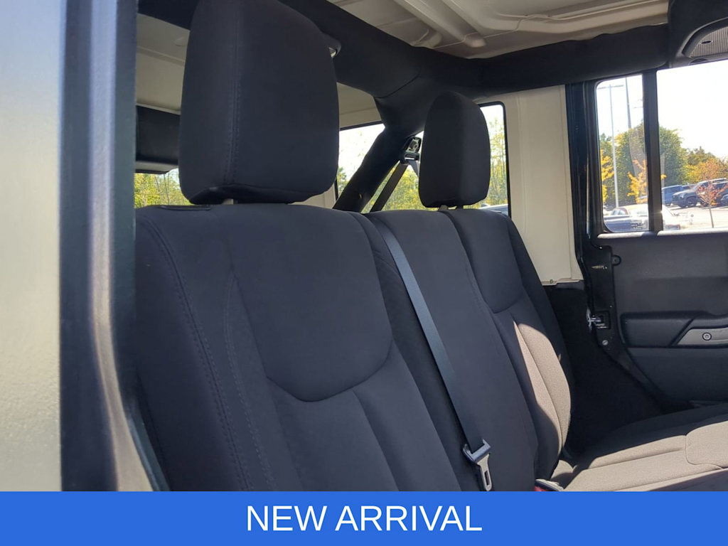 Thumbnail: 2016 Jeep Wrangler - 12