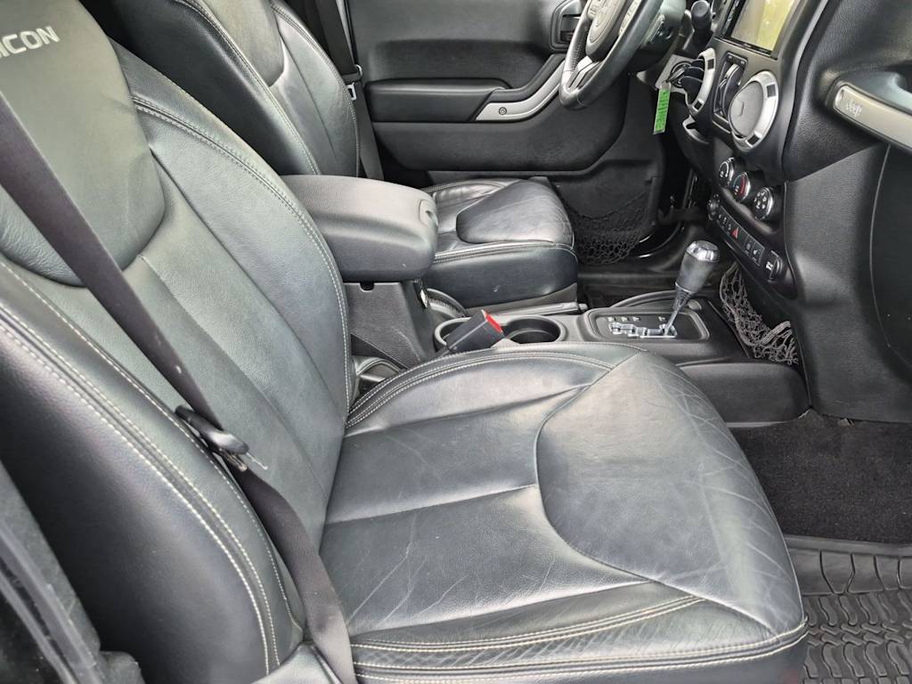 Thumbnail: 2015 Jeep Wrangler - 9