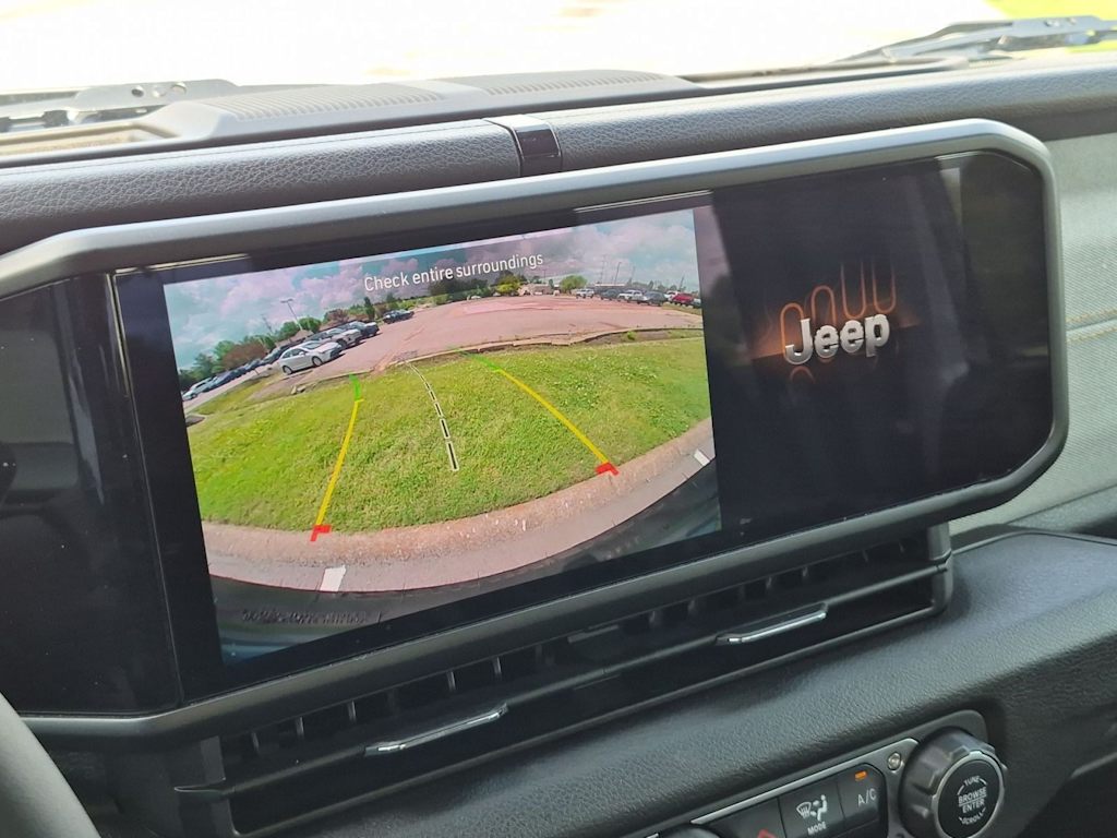 Thumbnail: 2024 Jeep Wrangler - 30