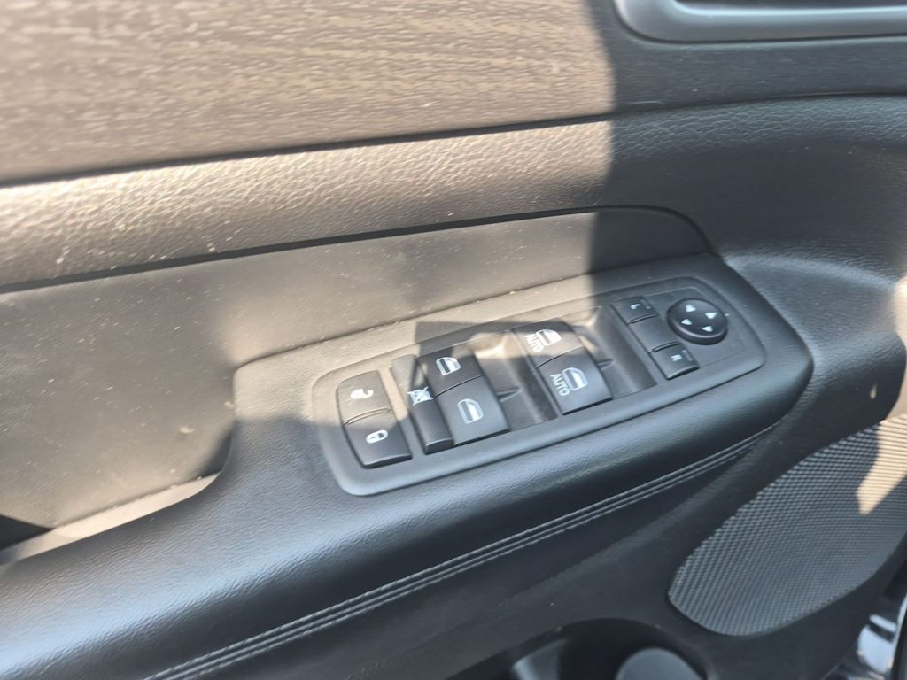 Thumbnail: 2018 Jeep Grand Cherokee - 20