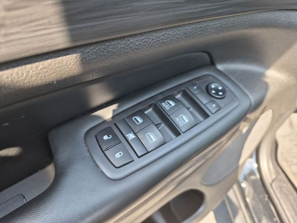 Thumbnail: 2021 Jeep Grand Cherokee - 21