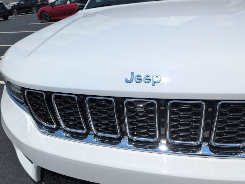 Thumbnail: 2022 Jeep Grand Cherokee - 6