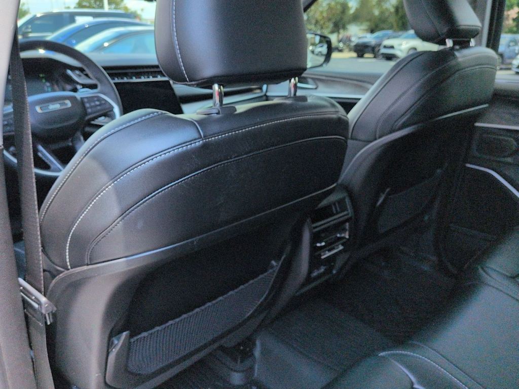 Thumbnail: 2022 Jeep Grand Cherokee - 12