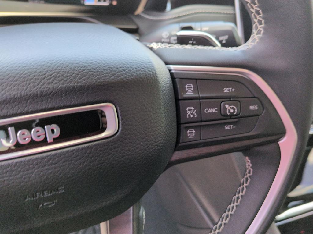 Thumbnail: 2022 Jeep Grand Cherokee - 29