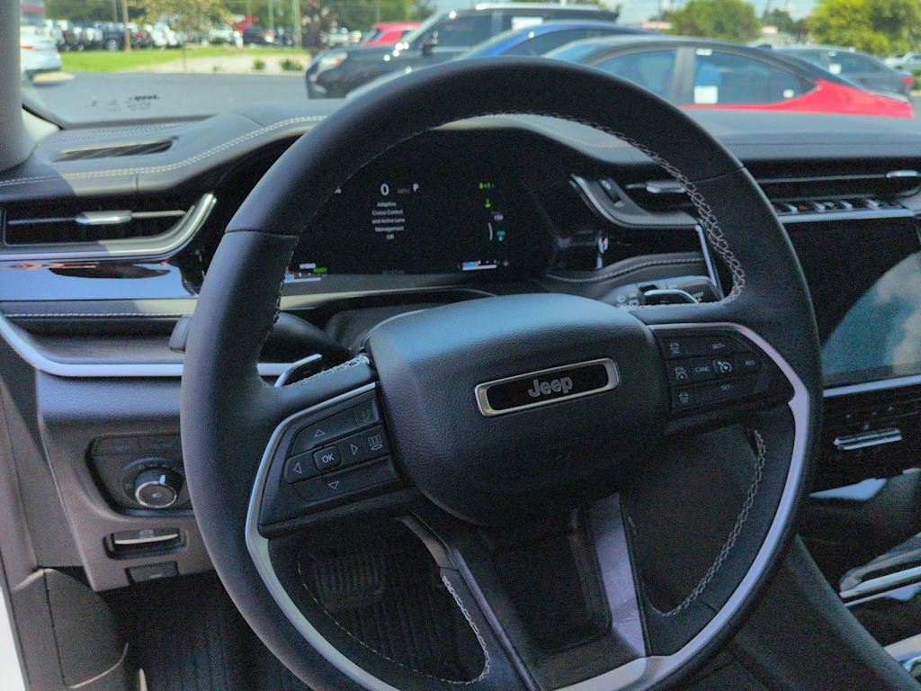 Thumbnail: 2022 Jeep Grand Cherokee - 9