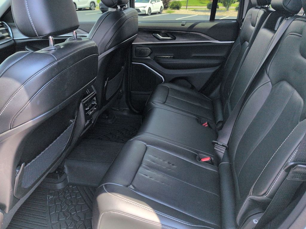 Thumbnail: 2022 Jeep Grand Cherokee - 26