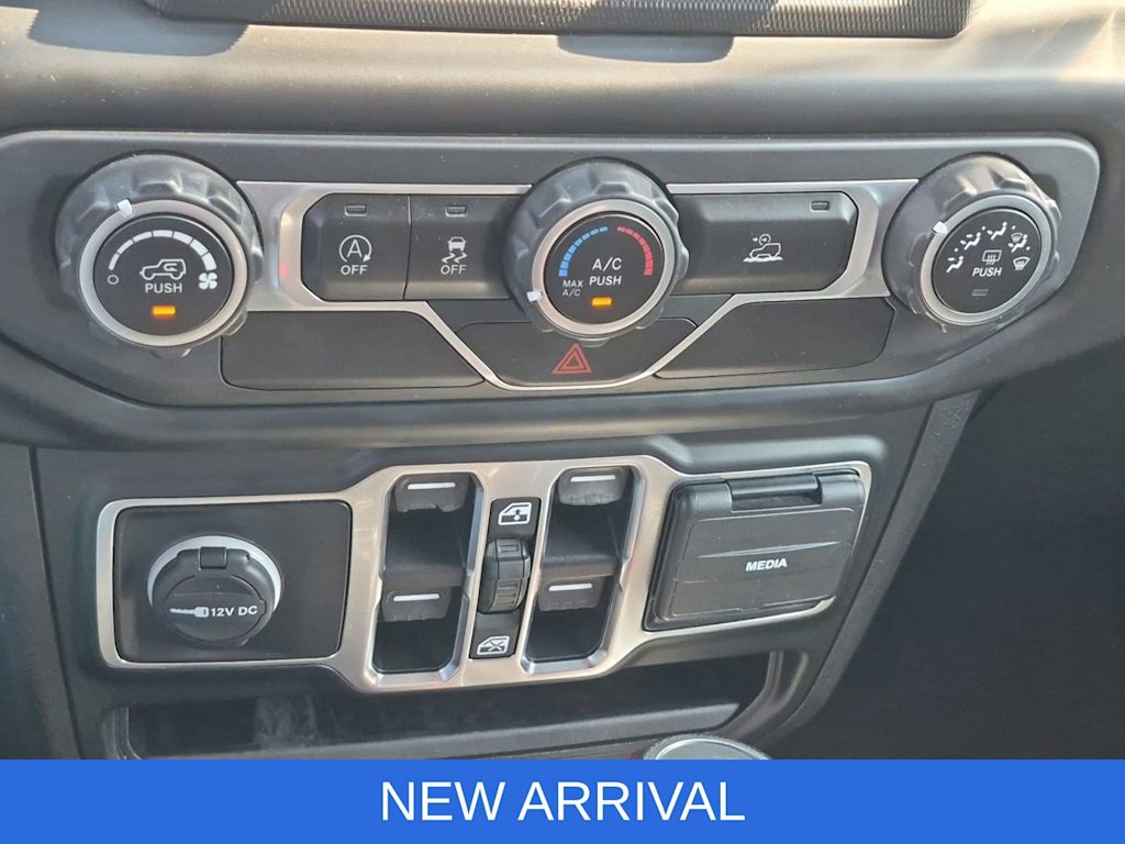 Thumbnail: 2020 Jeep Gladiator - 20